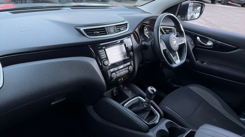 Nissan Qashqai 1.3 DiG-T Acenta Premium 5dr Petrol Hatchback